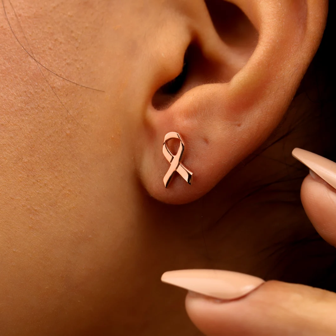 Sara Ribbon Stud Earrings | Steun borstkanker
