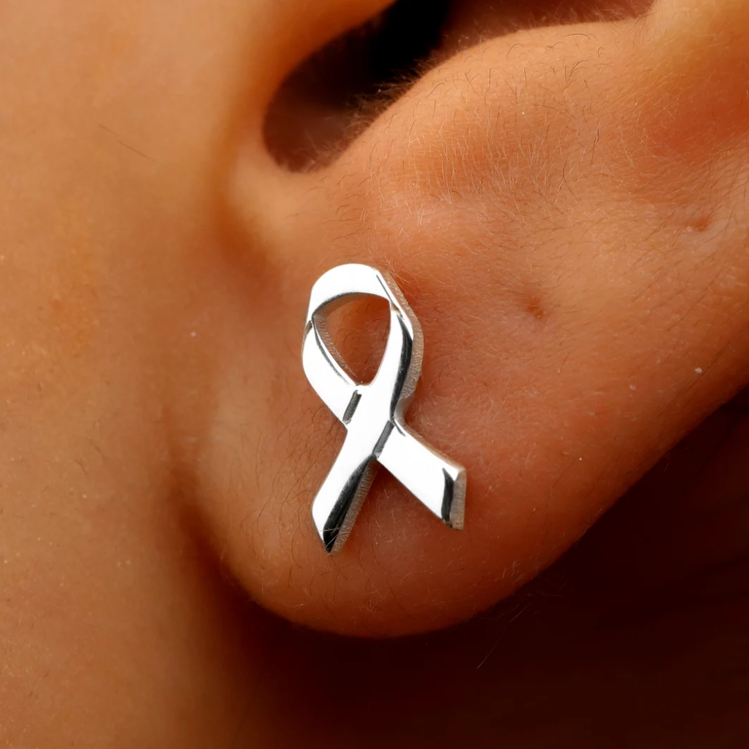 Sara Ribbon Stud Earrings | Steun borstkanker